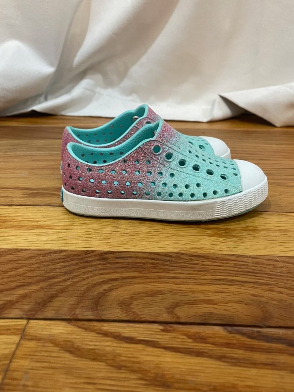 Native Jefferson Bio-Bling Toddler Shoes, Pink/Blue, Size 5 - Picture 5 of 10